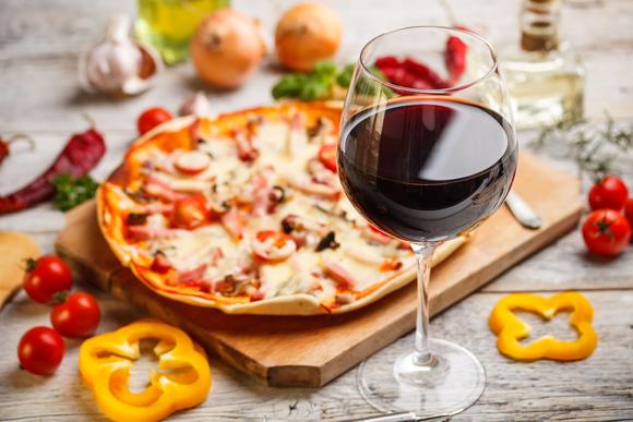 Pizza + wine = pure joy.